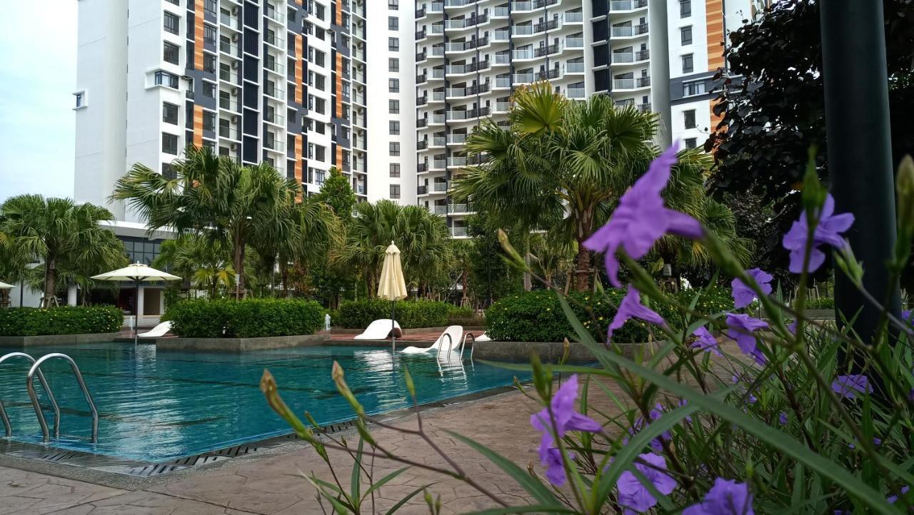 Timur Bay Seafront Residence Kuantan Buitenkant foto